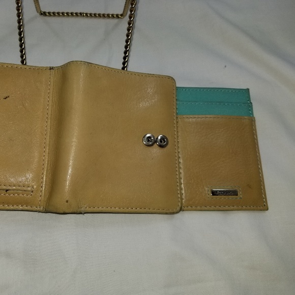 a9,474 Fossil Yellow Leather Wallet - Picture 6 of 6